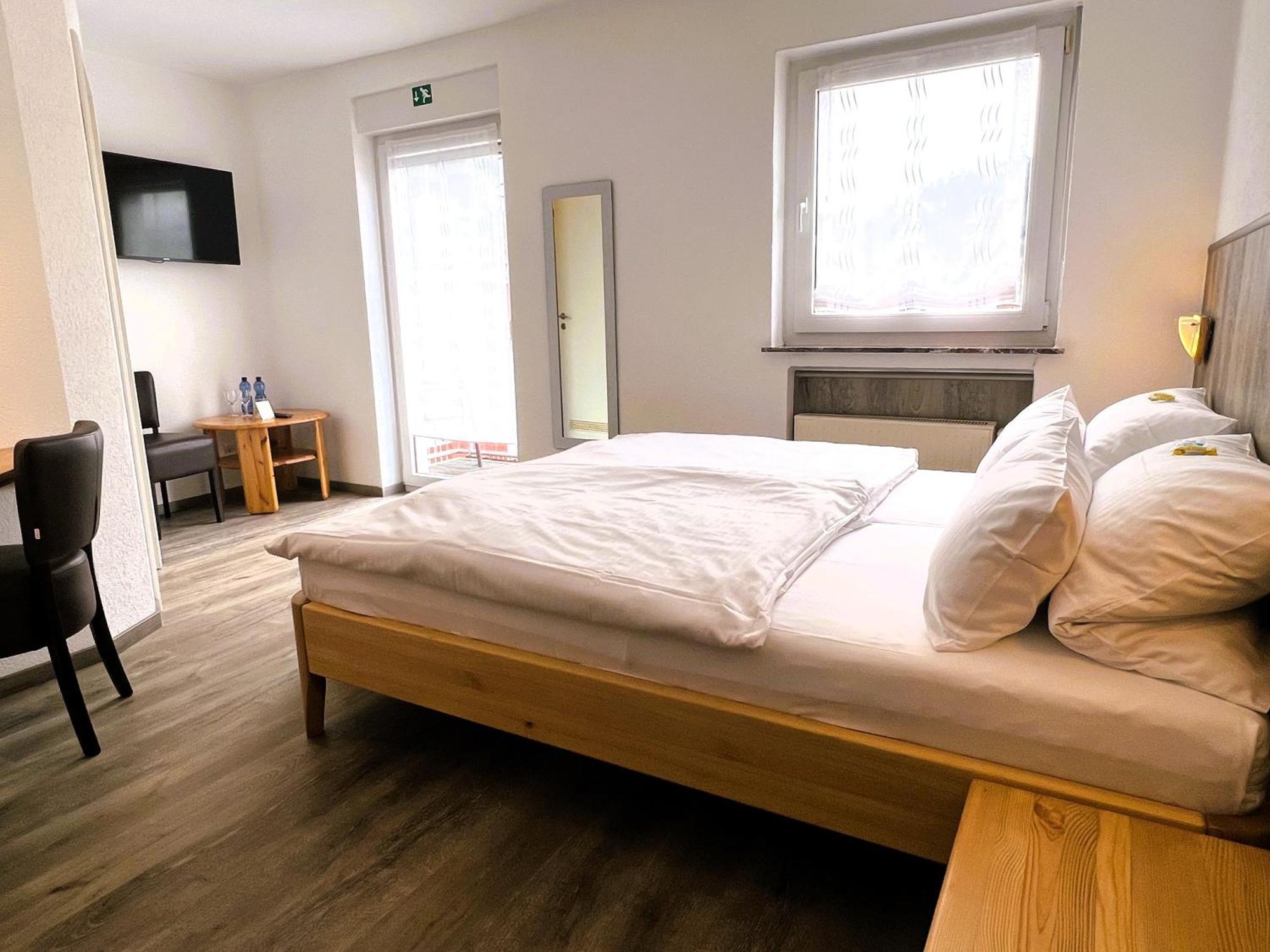 Hotel Orthwein -Kostenfreie Parkplaetze- Cölbe Εξωτερικό φωτογραφία